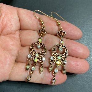 🖤Vtg💕ANA signed earrings